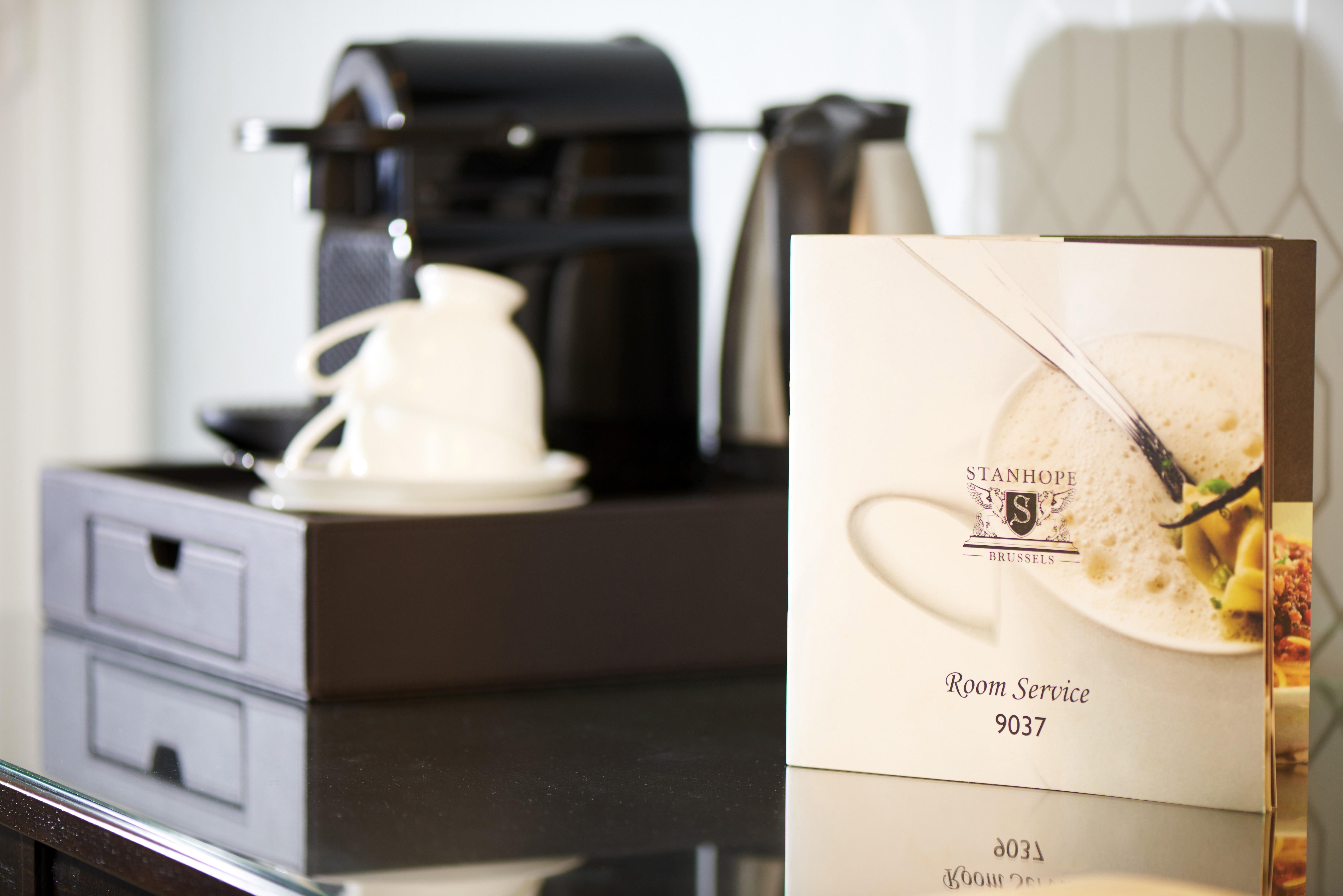 Stanhope Hotel By Thon Hotels Bruxelles Esterno foto Room service menu