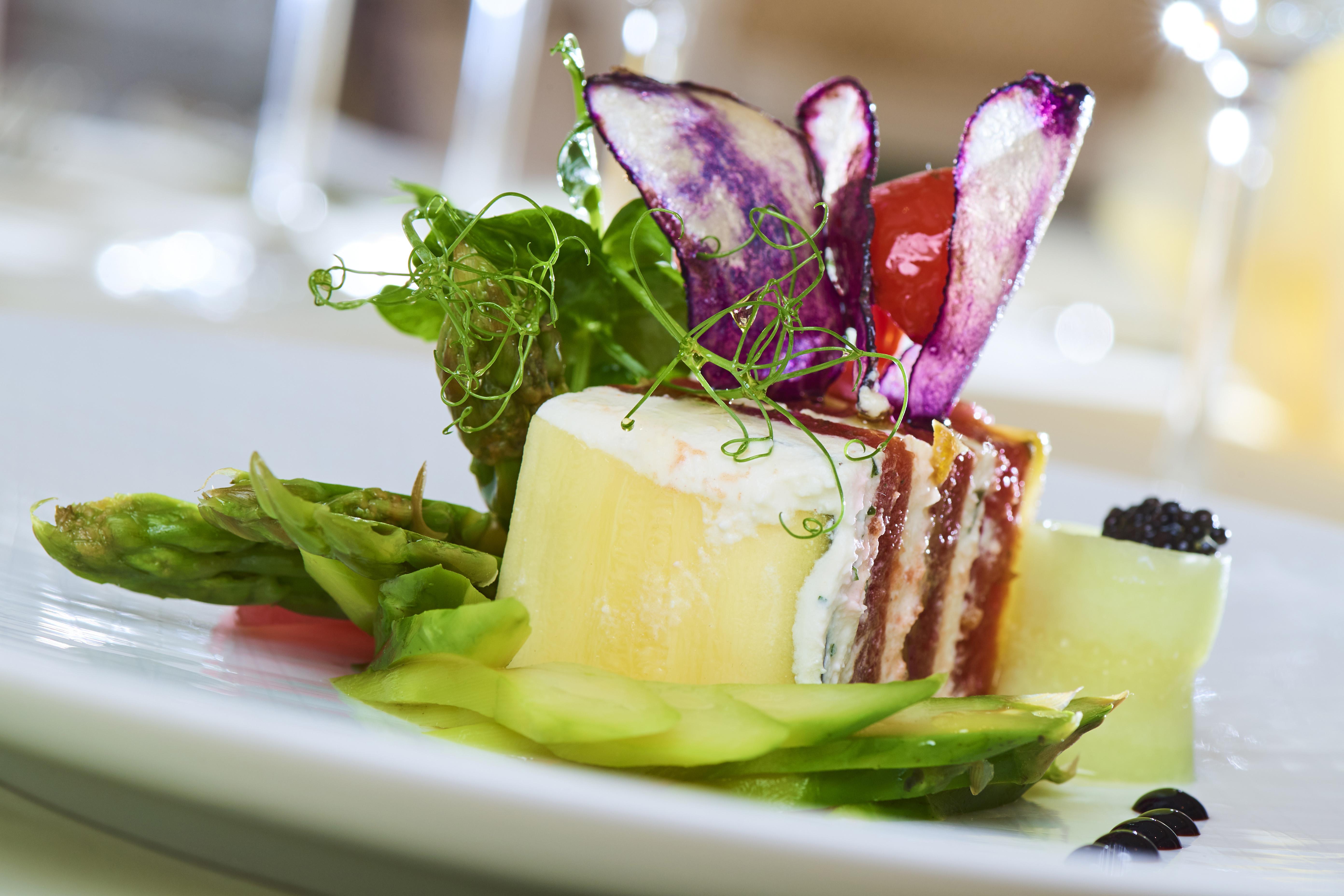 Stanhope Hotel By Thon Hotels Bruxelles Esterno foto A salad with asparagus